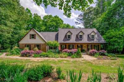Home For Sale in Powder Springs, Georgia