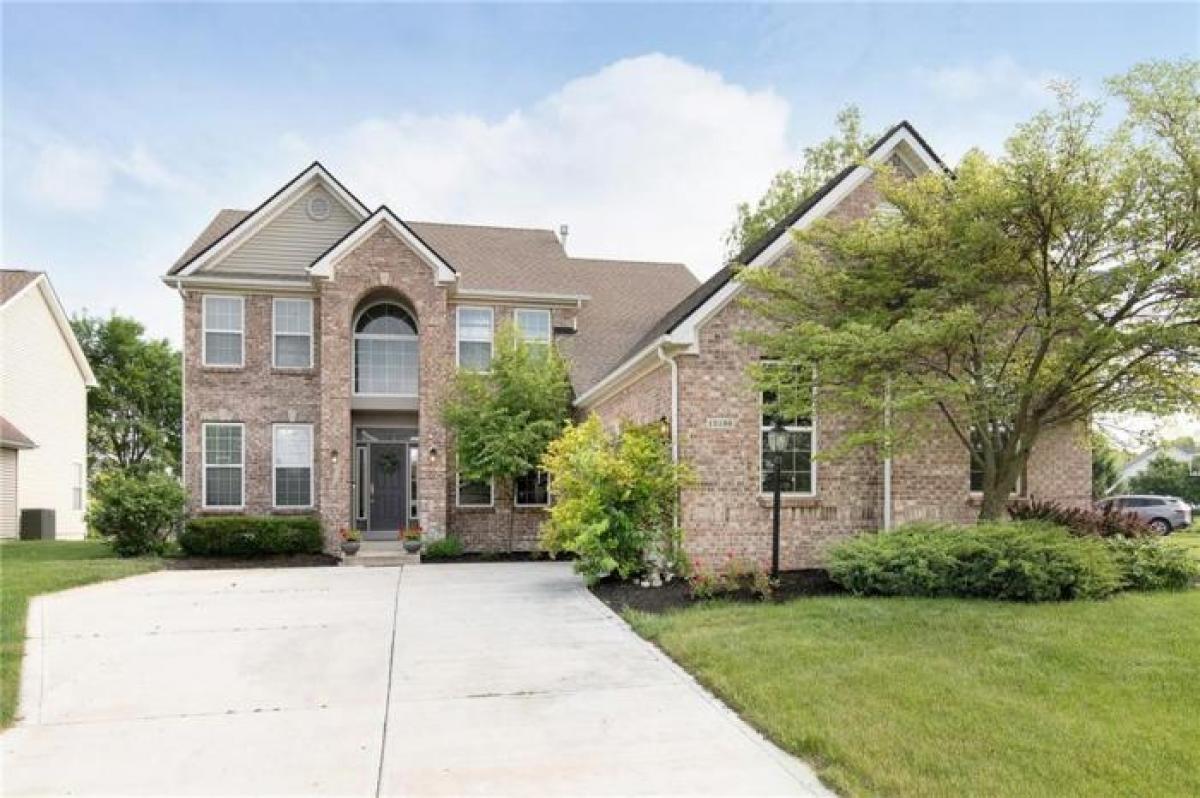 Picture of Home For Sale in Noblesville, Indiana, United States