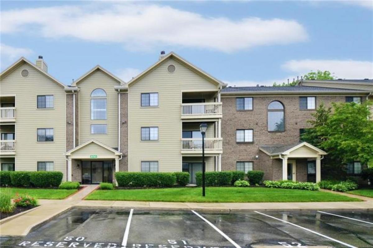 Picture of Condo For Sale in Indianapolis, Indiana, United States