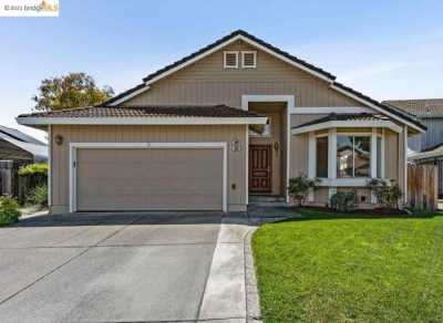 Home For Sale in Fairfield, California
