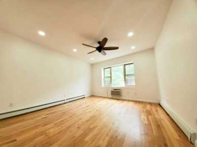 Home For Rent in Bronx, New York
