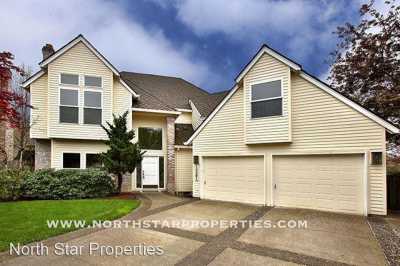 Home For Rent in Lake Oswego, Oregon