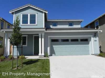 Home For Rent in Elk Grove, California