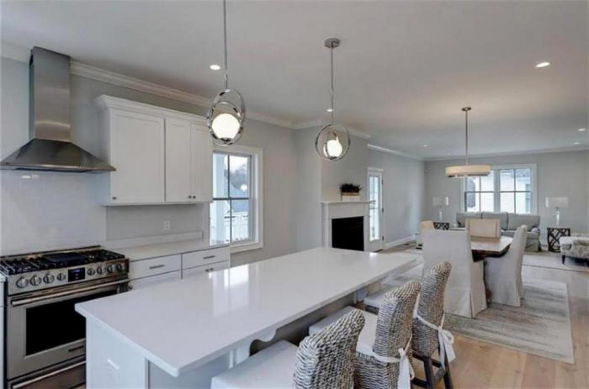 Picture of Home For Sale in East Providence, Rhode Island, United States