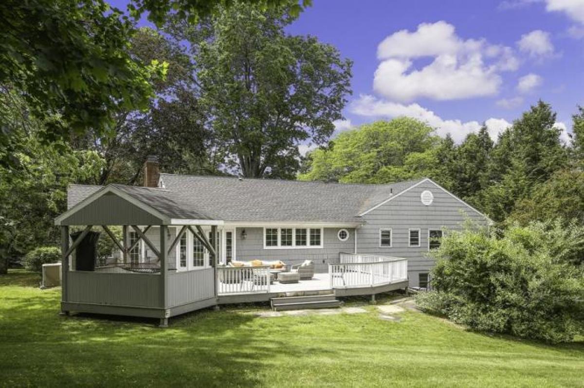 Picture of Home For Sale in Katonah, New York, United States