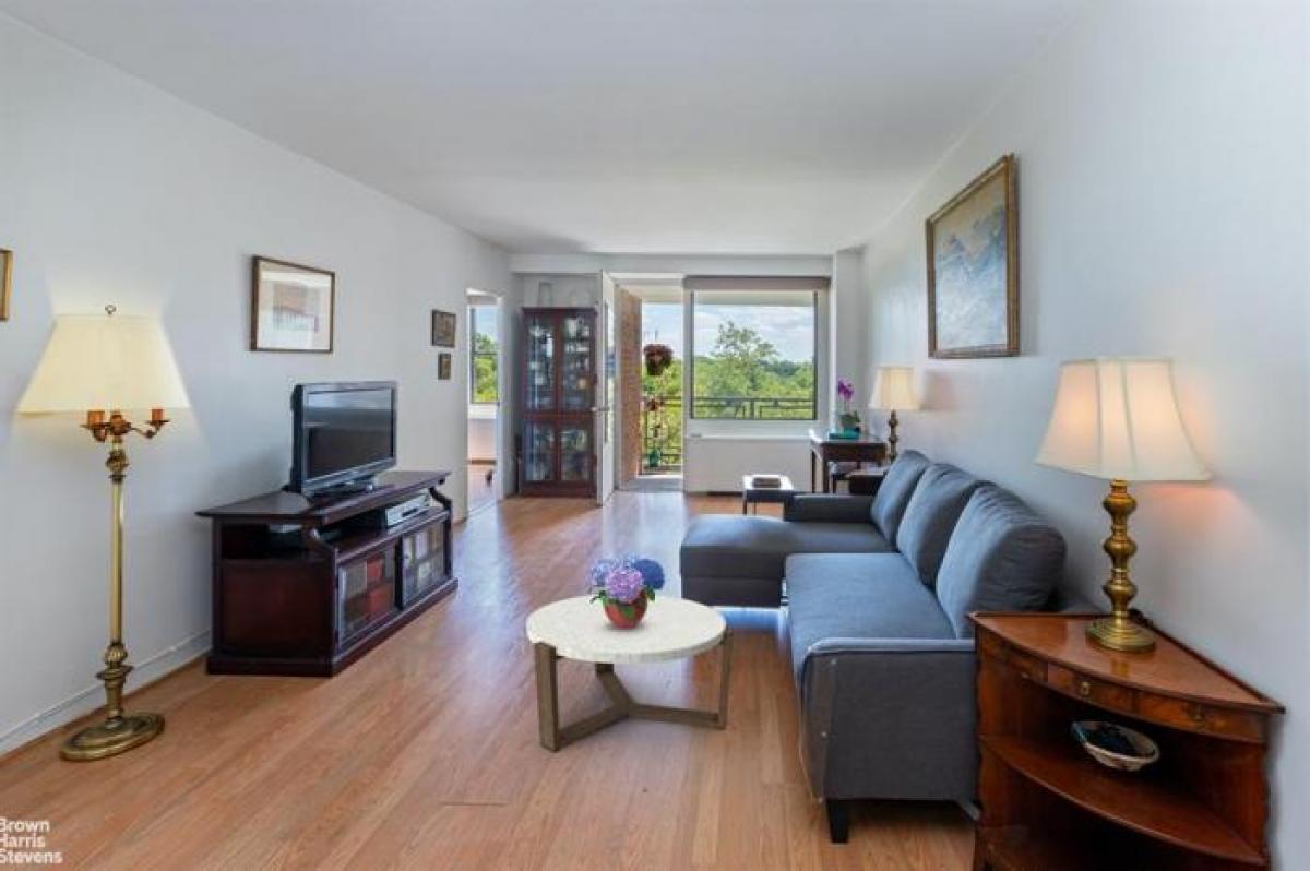 Picture of Apartment For Sale in Riverdale, New York, United States