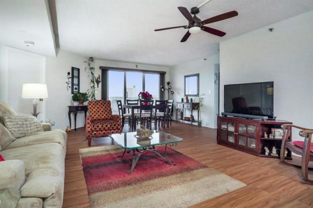 Picture of Home For Sale in White Plains, New York, United States