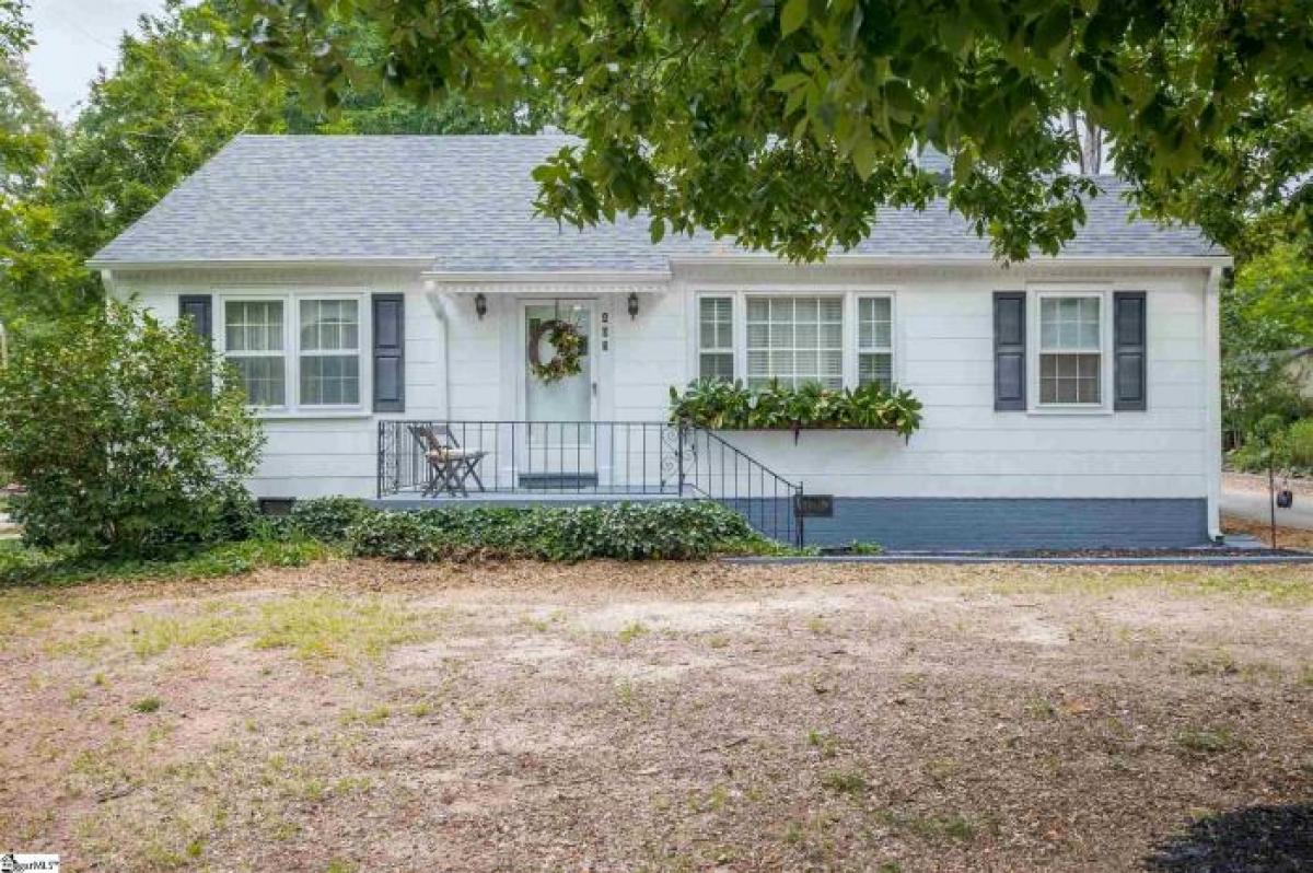 Picture of Home For Sale in Taylors, South Carolina, United States