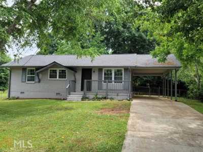 Home For Sale in Jonesboro, Georgia