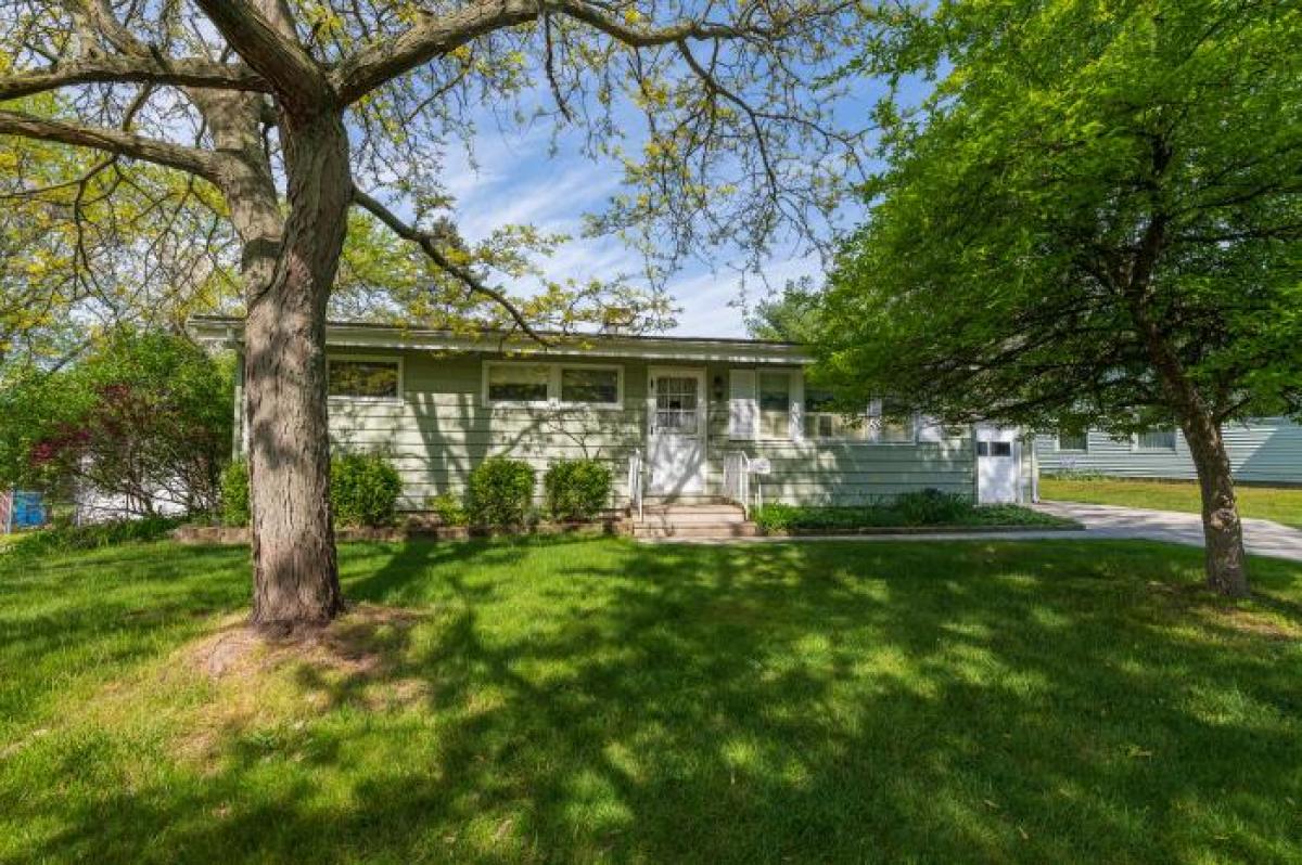 Picture of Home For Sale in Kalamazoo, Michigan, United States