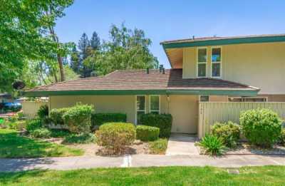 Condo For Sale in Sacramento, California