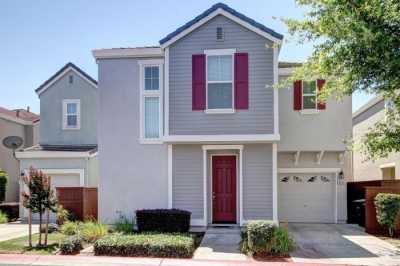 Home For Sale in Elk Grove, California