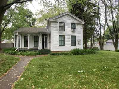 Home For Sale in Waukegan, Illinois