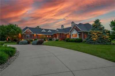 Home For Sale in Greenwood, Indiana