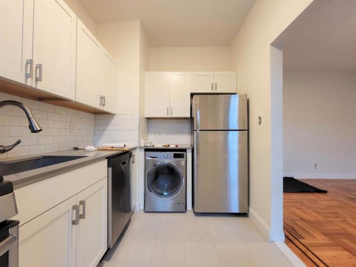 Picture of Apartment For Rent in Astoria, New York, United States