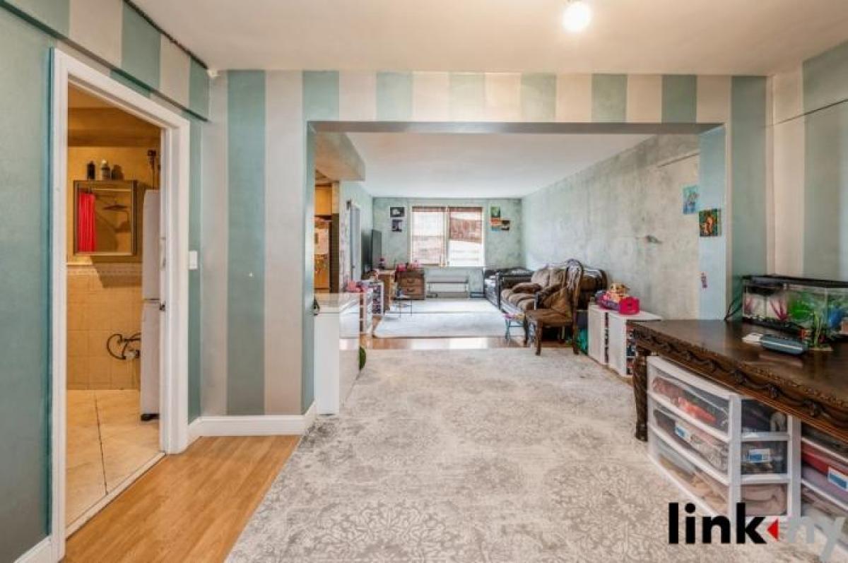 Picture of Apartment For Sale in Queens, New York, United States