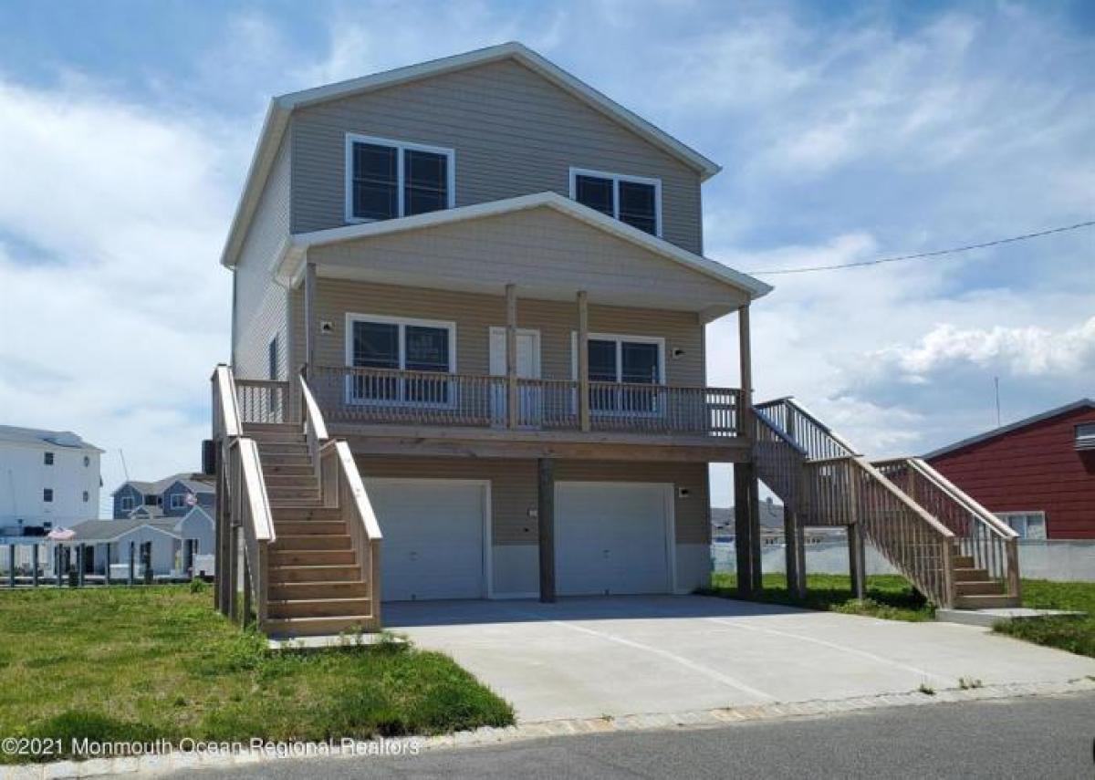 Picture of Home For Sale in Bayville, New Jersey, United States