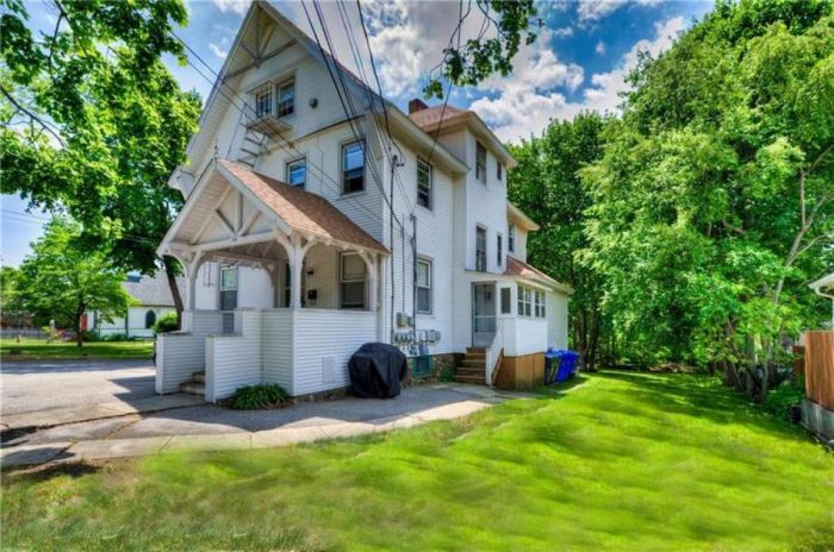 Picture of Apartment For Sale in North Providence, Rhode Island, United States