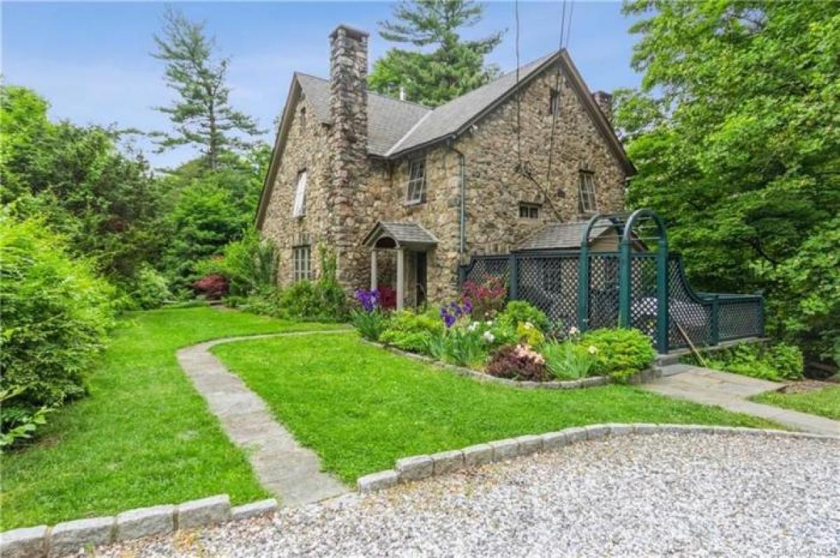 Picture of Home For Sale in Cold Spring, New York, United States