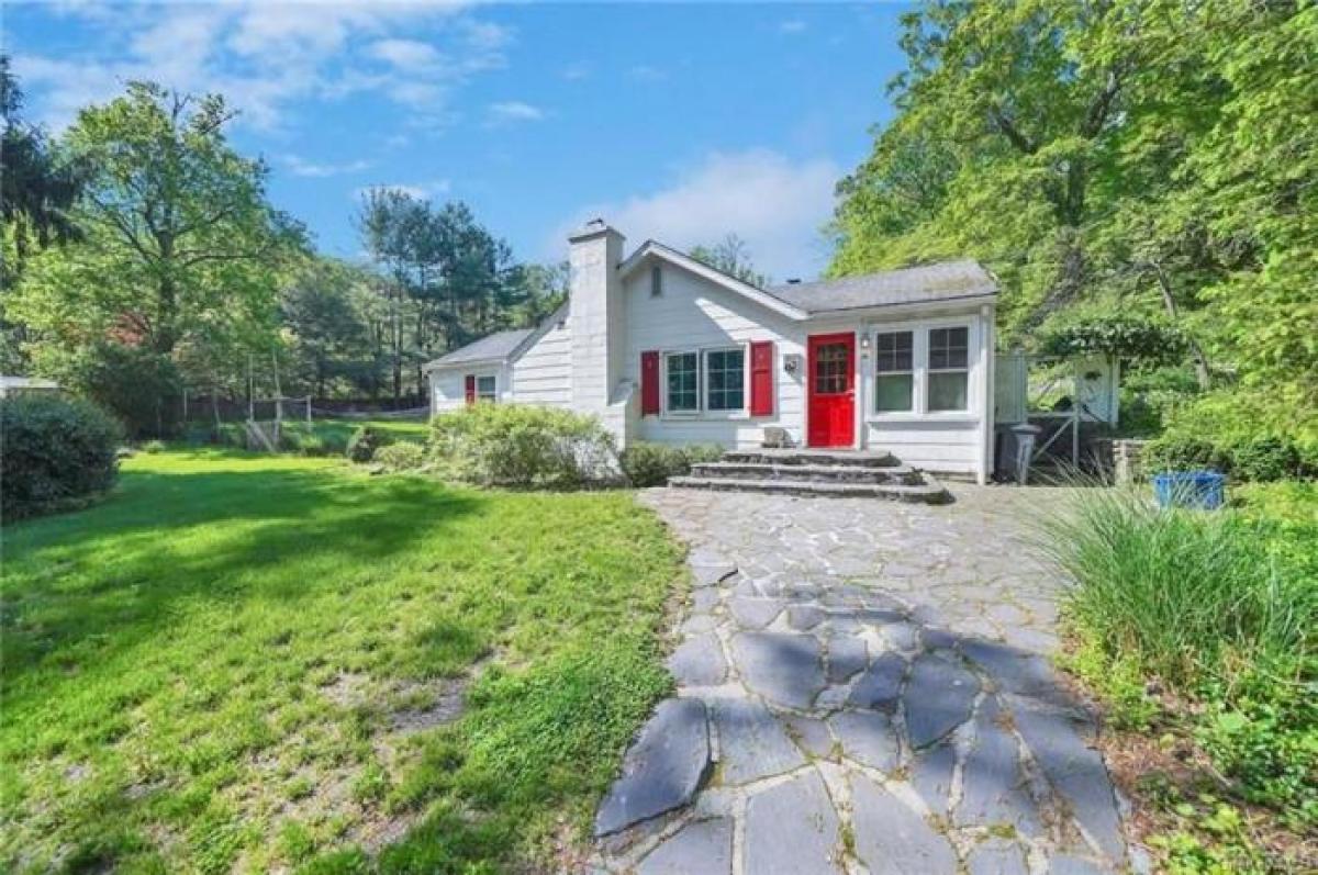 Picture of Home For Sale in Croton on Hudson, New York, United States