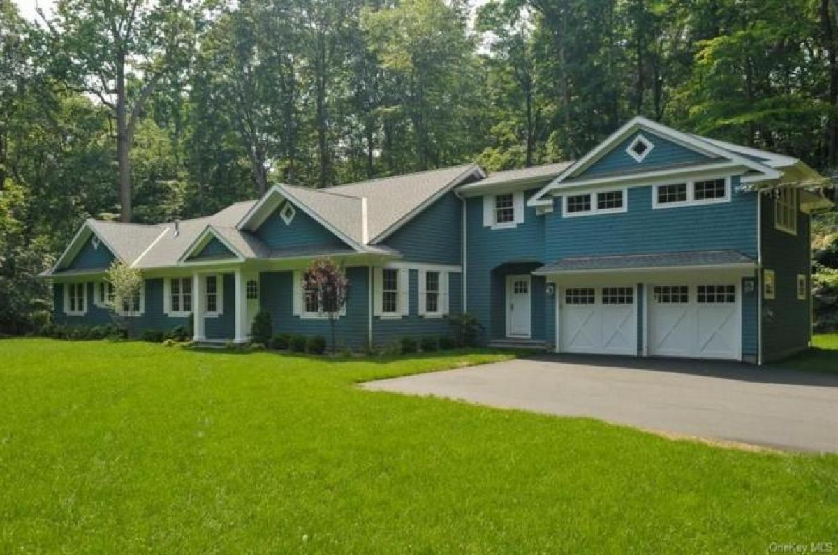 Picture of Home For Sale in Armonk, New York, United States