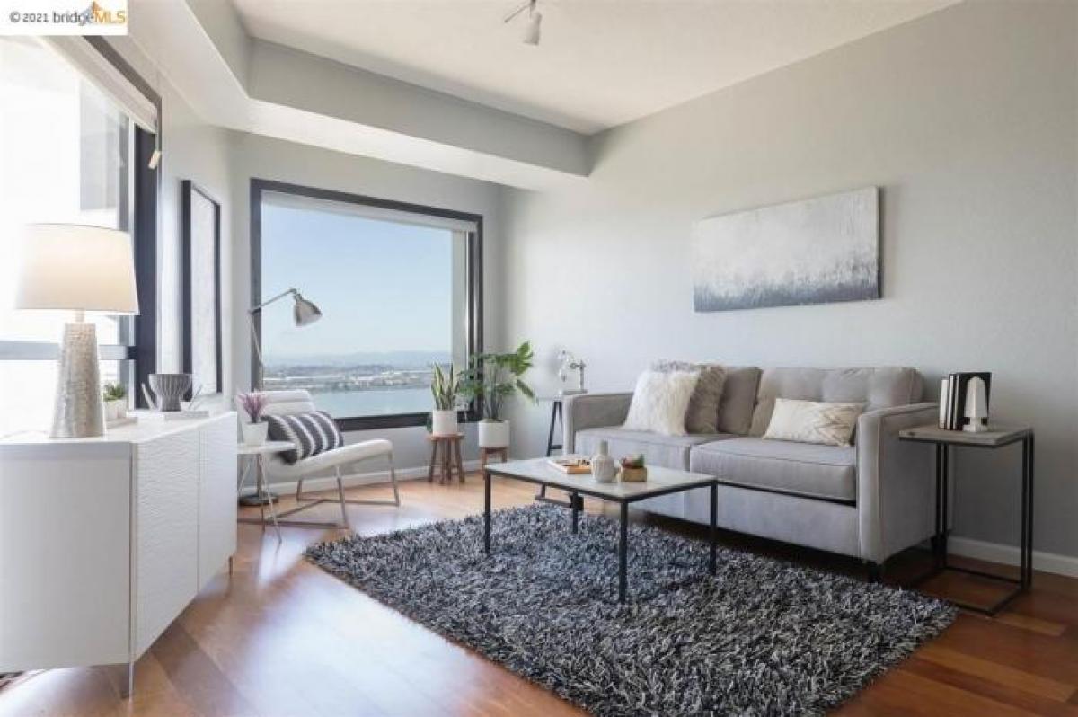 Picture of Condo For Sale in Emeryville, California, United States