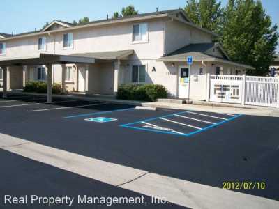 Apartment For Rent in Anderson, California