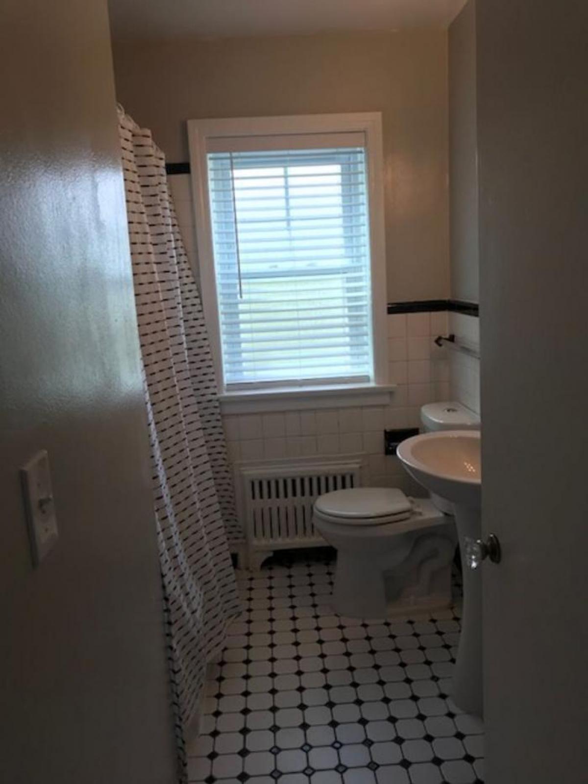 Picture of Condo For Rent in Evanston, Illinois, United States