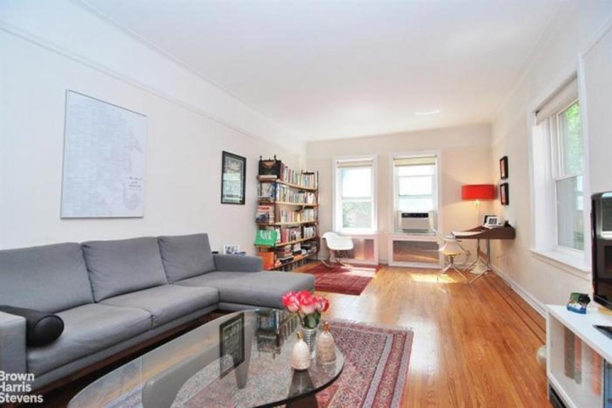 Picture of Apartment For Sale in Jackson Heights, New York, United States