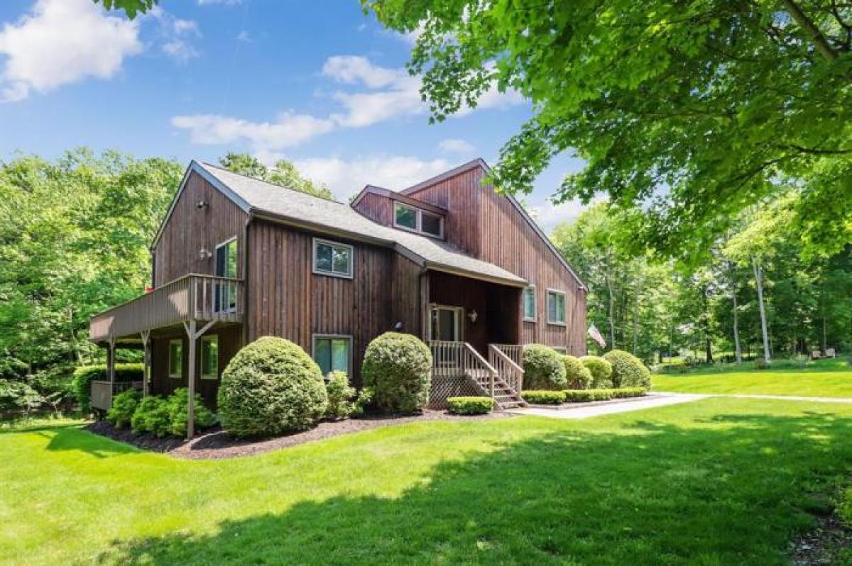 Picture of Home For Sale in Mahopac, New York, United States