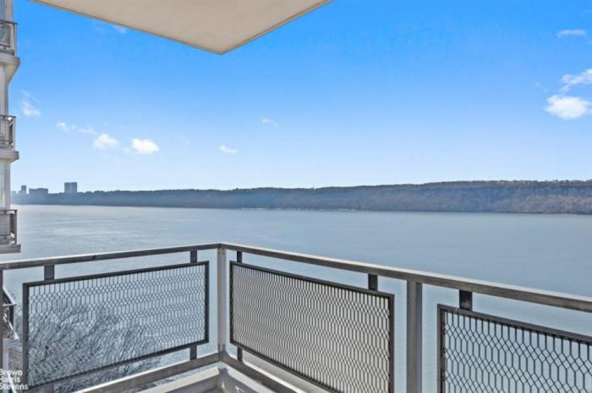 Picture of Apartment For Sale in Spuyten Duyvil, New York, United States