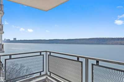 Apartment For Sale in Spuyten Duyvil, New York