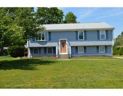 Home For Sale in Swansea, Massachusetts