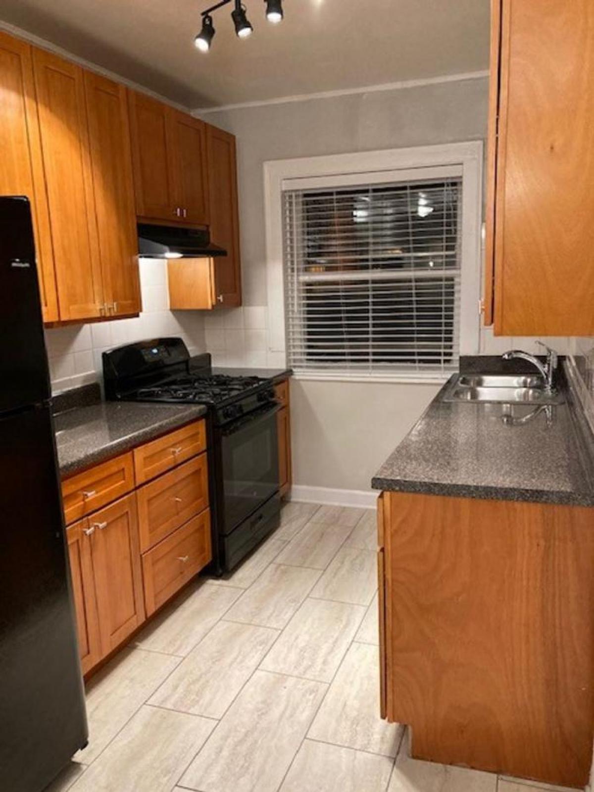 Picture of Condo For Rent in Evanston, Illinois, United States