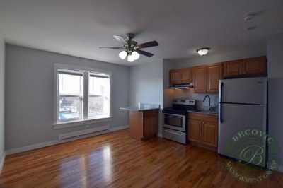 Condo For Rent in Chicago, Illinois