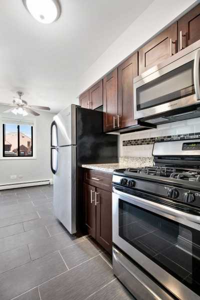 Condo For Rent in Chicago, Illinois