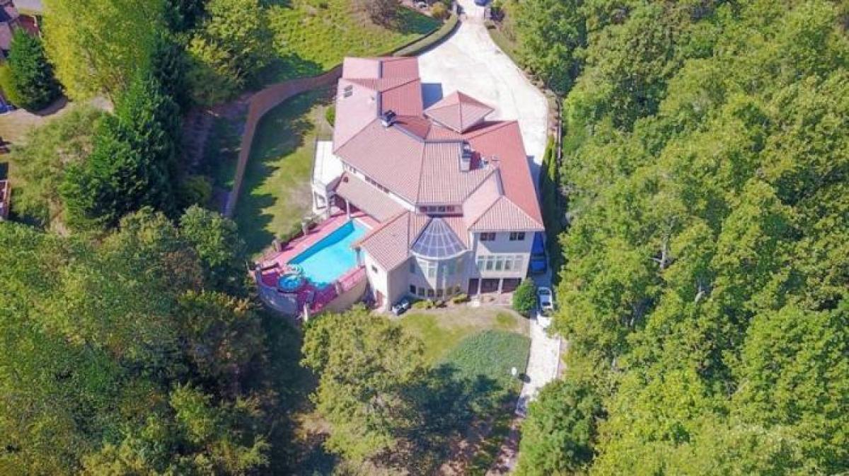 Picture of Home For Sale in Suwanee, Georgia, United States