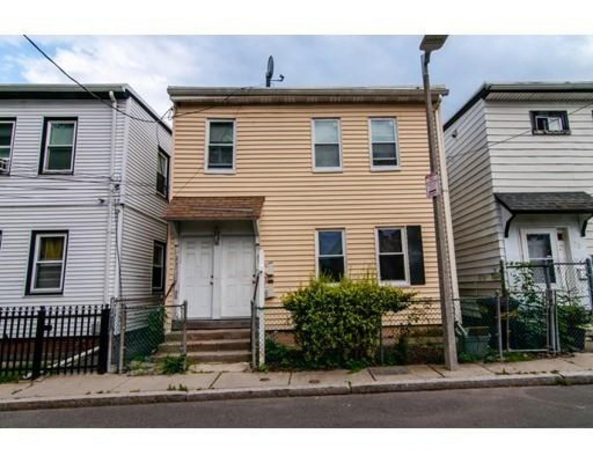 Picture of Multi-Family Home For Sale in Boston, Massachusetts, United States