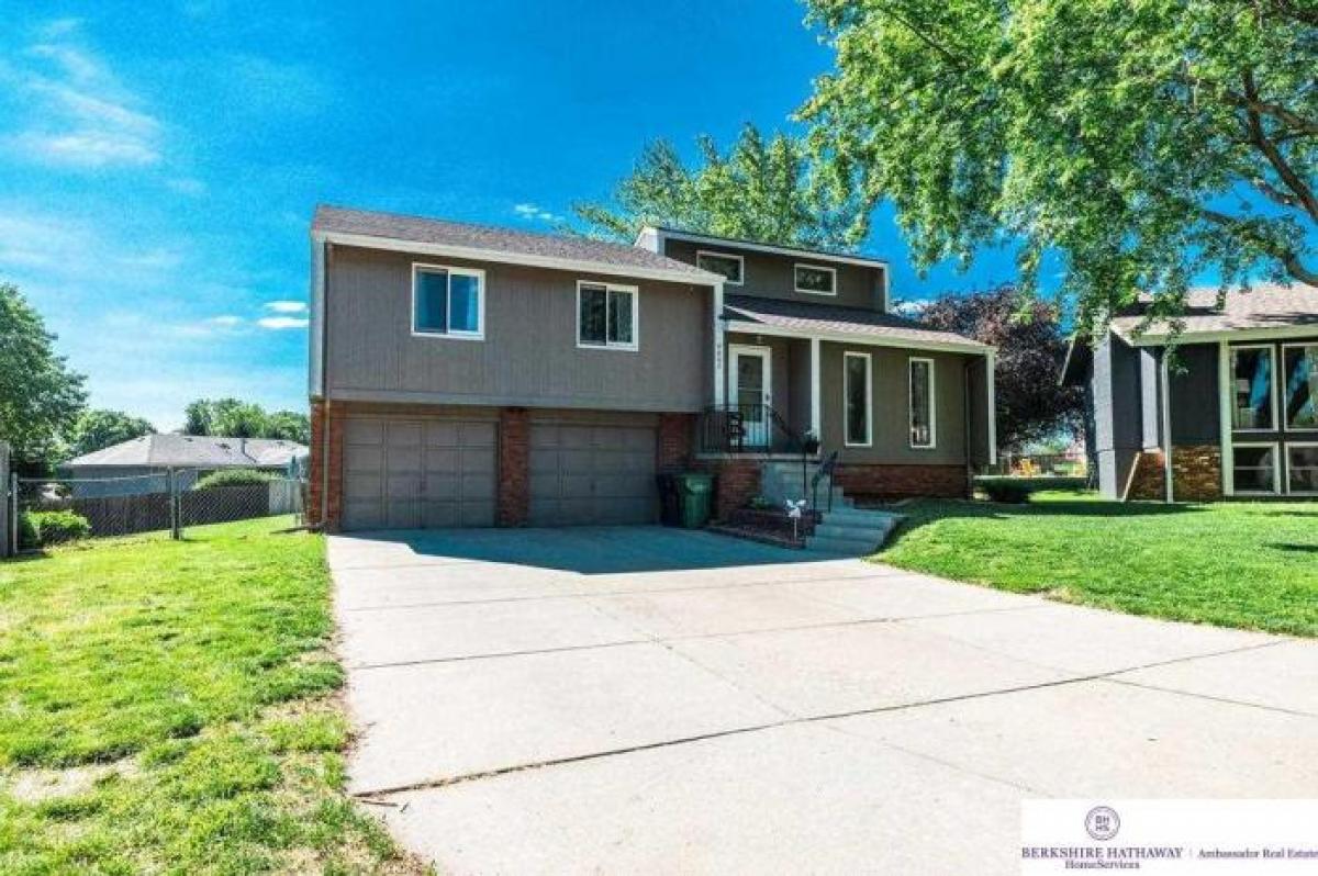 Picture of Home For Sale in Bellevue, Nebraska, United States