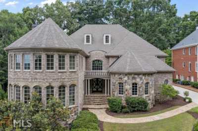 Home For Sale in Sandy Springs, Georgia