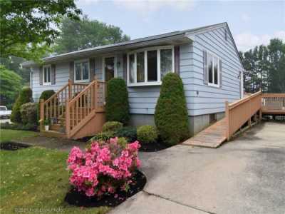 Home For Sale in Tiverton, Rhode Island