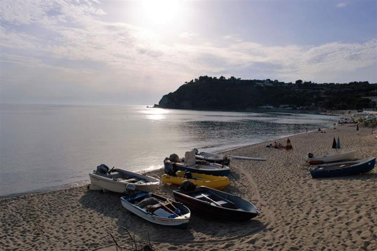 Picture of Apartment For Sale in Ricadi, Calabria, Italy
