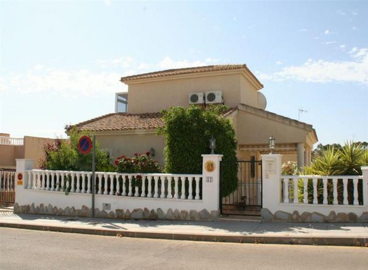 Picture of Villa For Sale in Pinar De Campoverde, Alicante, Spain