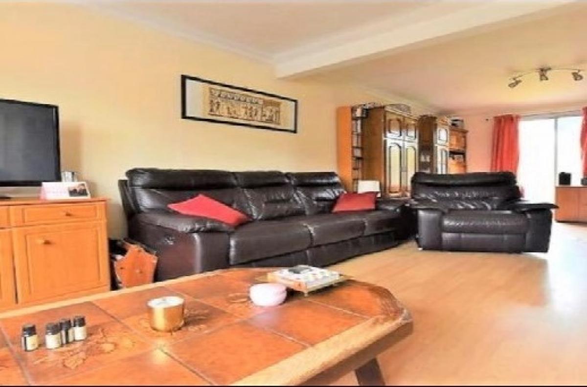 Picture of Home For Sale in London, Greater London, United Kingdom