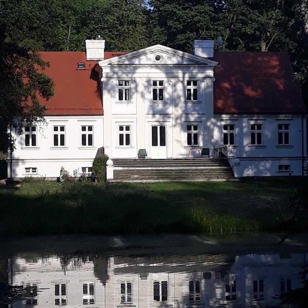 Picture of Home For Sale in Oborniki Slaskie, Caceres, Poland