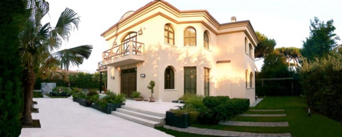 Picture of Villa For Sale in Forte Dei Marmi, Tuscany, Italy