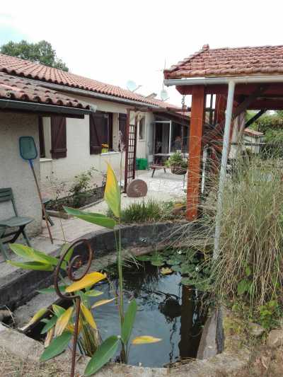 Bungalow For Sale in Angouleme, France