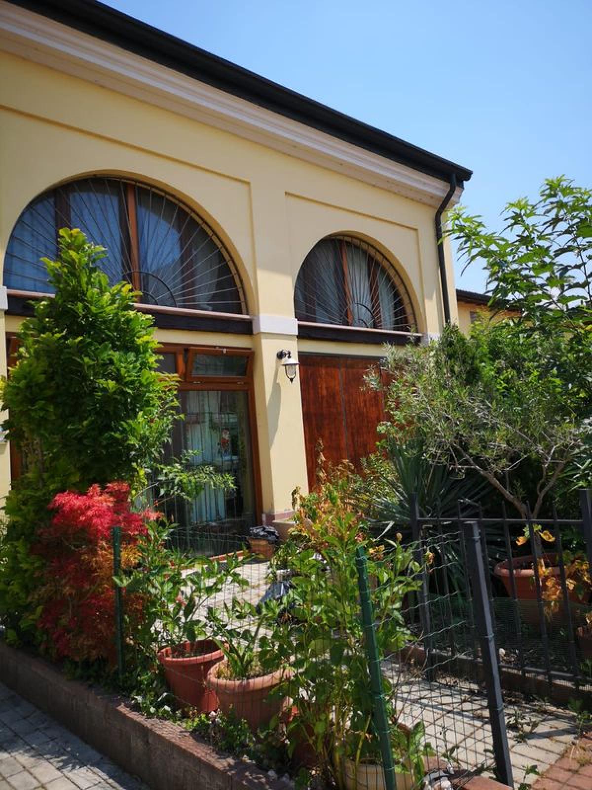 Picture of Home For Sale in Castellucchio, Dobrich Province, Italy