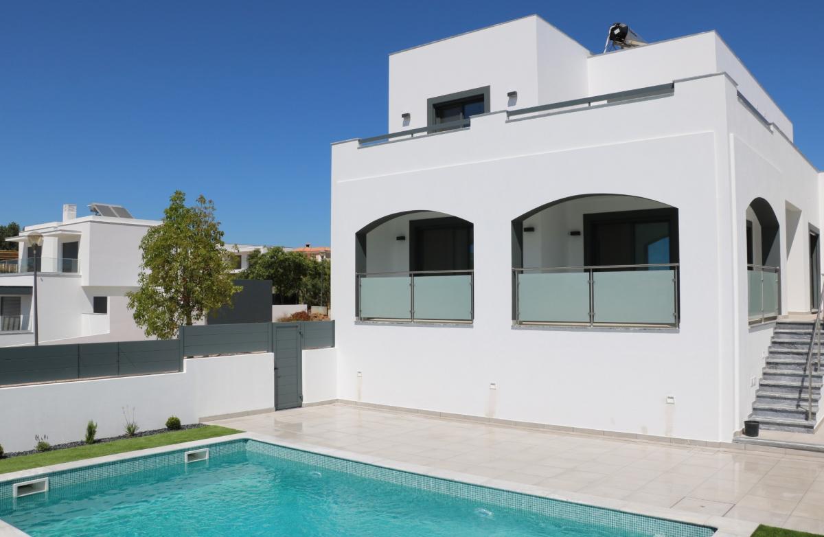 Picture of Home For Sale in Quarteira, Algarve, Portugal