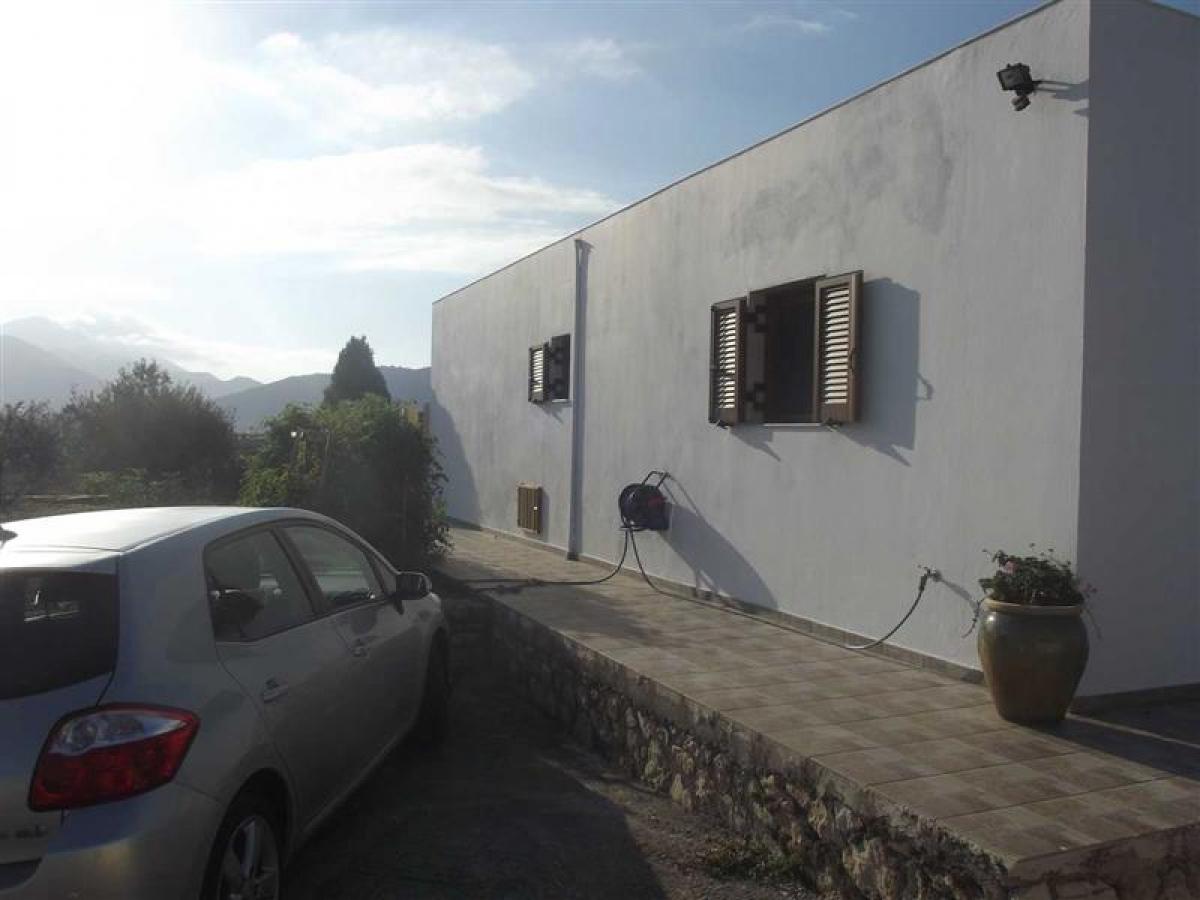 Picture of Home For Sale in Rethymnon, Massa-Carrara, Greece